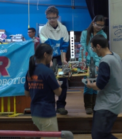 2016 HYPER Robotics Stronghold Built Seasons Edit 180.JPG